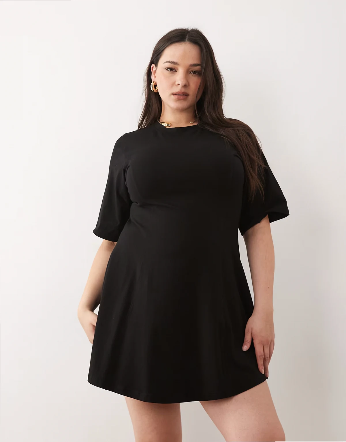 ASOS DESIGN Petite – Tailliertes Minikleid in Schwarz mit Ziernaht