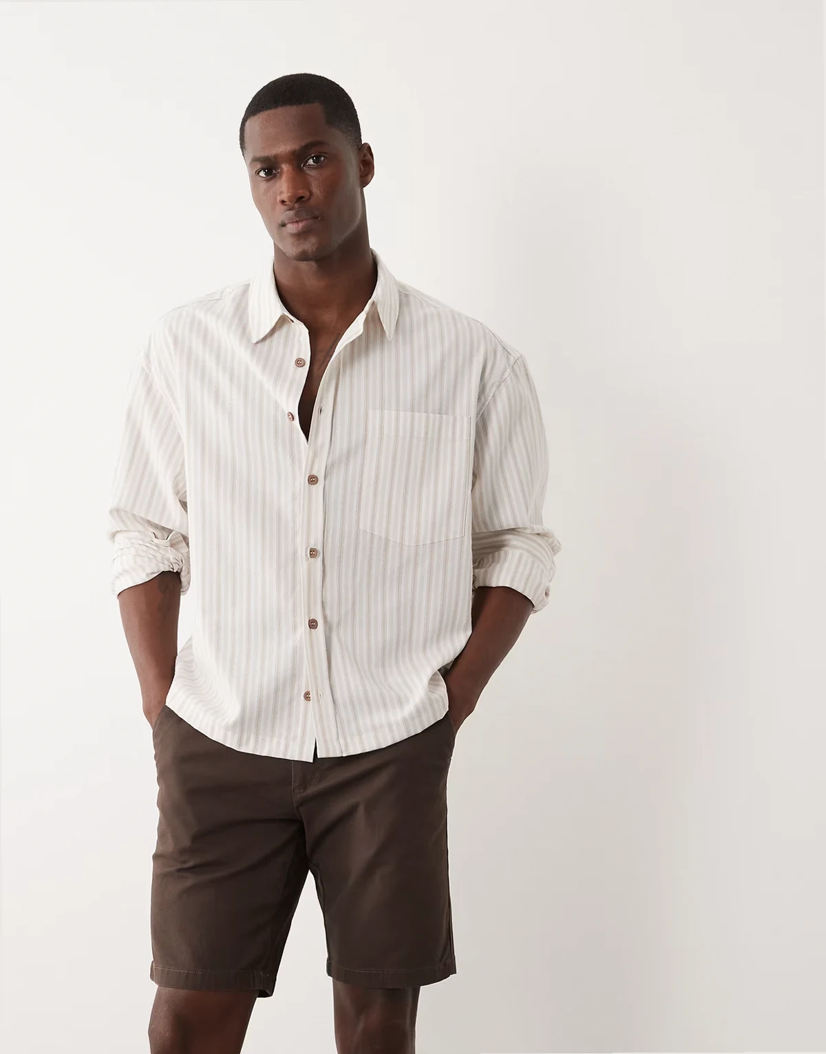 – Skinny-Fit-Chino-Shorts in Braun