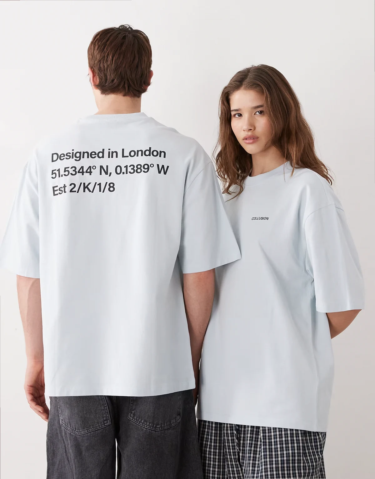 Unisex – Niebieski T-shirt oversize z nadrukiem na plecach